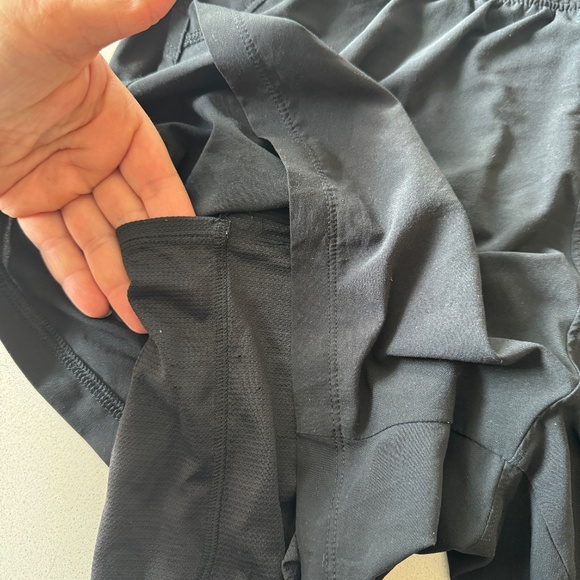 Under Armour UA Iso-Chill Kids M Black Athletic Shorts Inside Lining Running - Picture 5 of 12